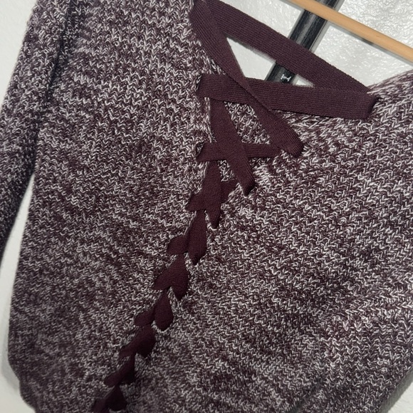 So. Sweater with laced up back - Picture 5 of 5
